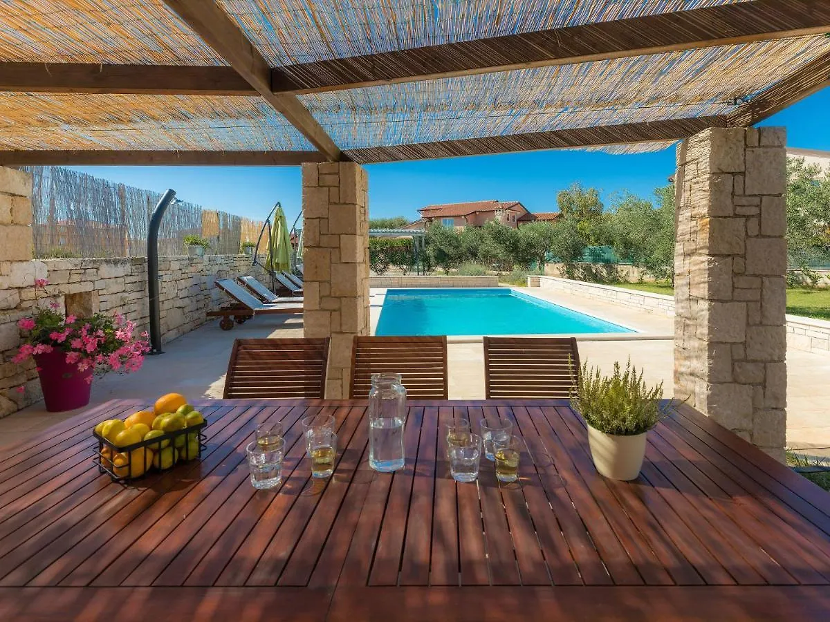 Holiday Home Debora By Interhome Vodnjan 0*,
