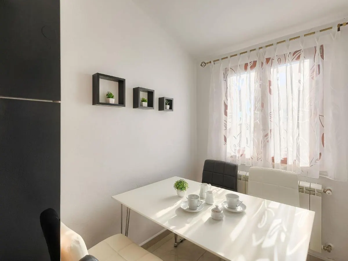 Holiday Home Debora By Interhome 沃德年