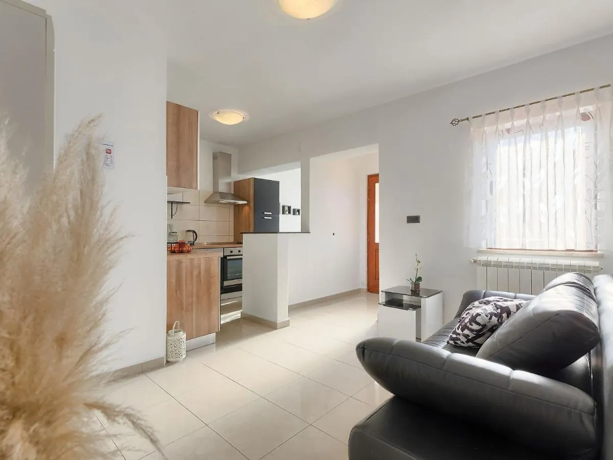 Holiday Home Debora By Interhome 沃德年