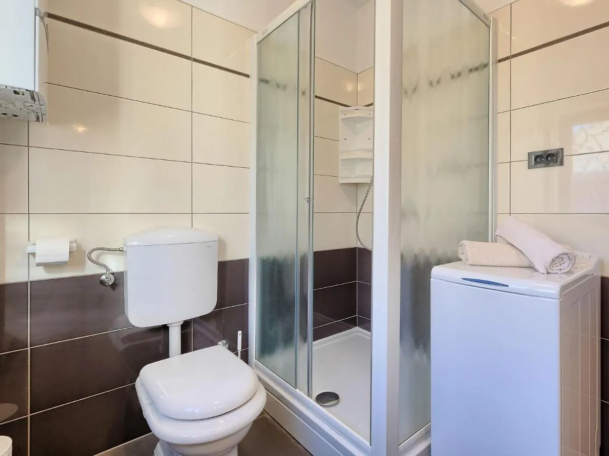 Holiday Home Debora By Interhome 沃德年