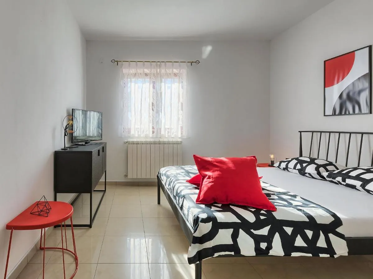 Holiday Home Debora By Interhome 沃德年